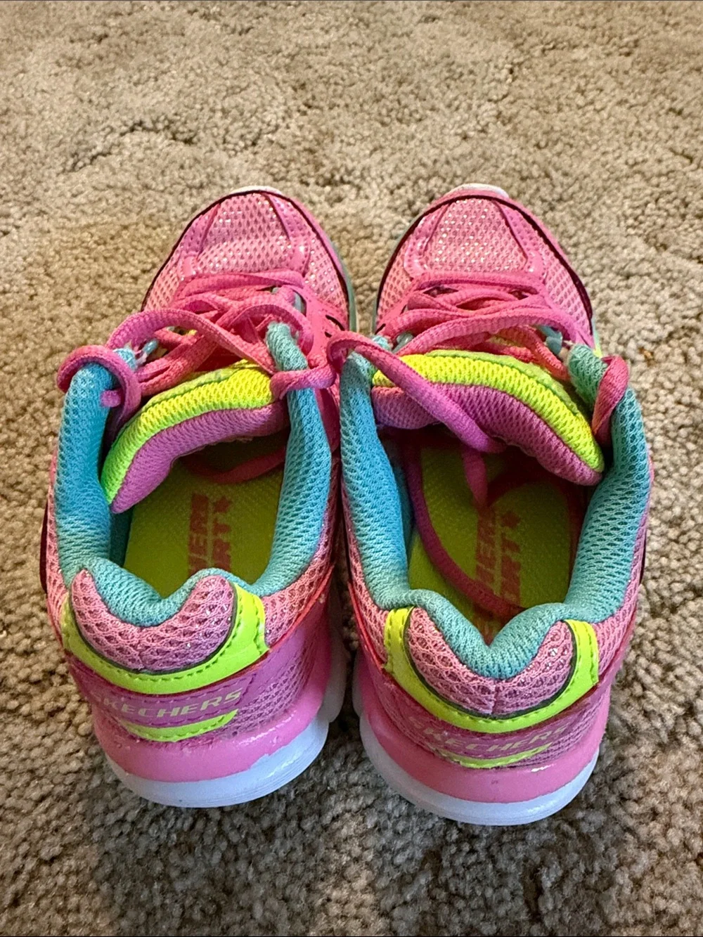 Skechers vibrant pink